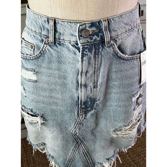 Anthropologie Pilcro Destroyed Denim Mini Skirt Size 0 - Picture 5 of 13